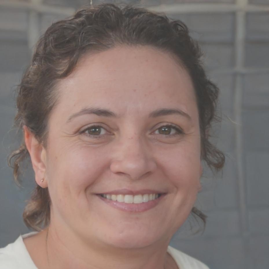 Instructional team member specializing in qualitative financial analysis